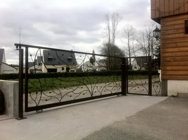 Portail-sur-mesure-a-Mellac